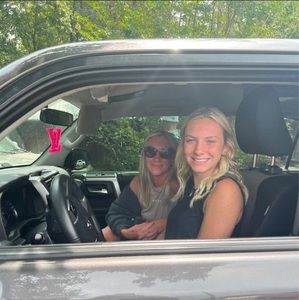 Meet your Posher, Molly